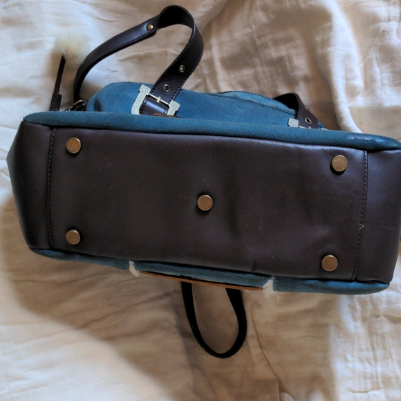 UGG blue suede bowler bag with leather and shearling trim - Picture 3 of 10